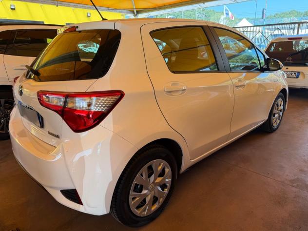 Toyota Yaris Yaris 5p 1.5h Business - Foto 2