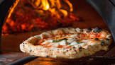 Pizzeria con forno a legna in centro storico