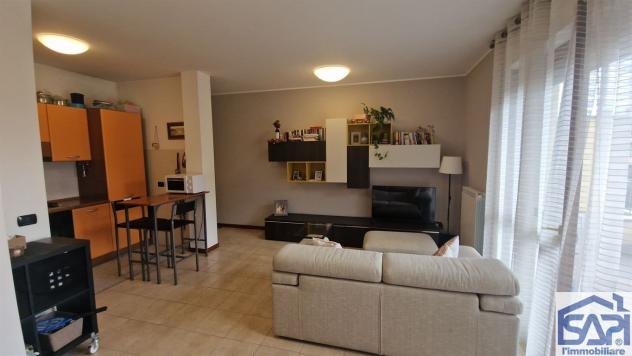 Bilocale con terrazzo e box - Foto 4