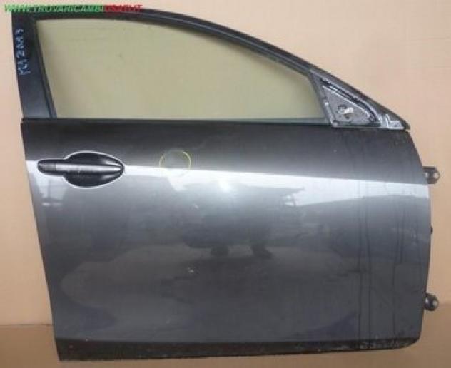 PORTA ANT.D. GRGIO MEDIO MET. C/ALZ. E SERR. (1 Bullino) 999-U63804 Carrozzeria  Lamierati esterni  Porte  Porta ant. dx. MAZDA - 3 - 01-04-2009 - 01-