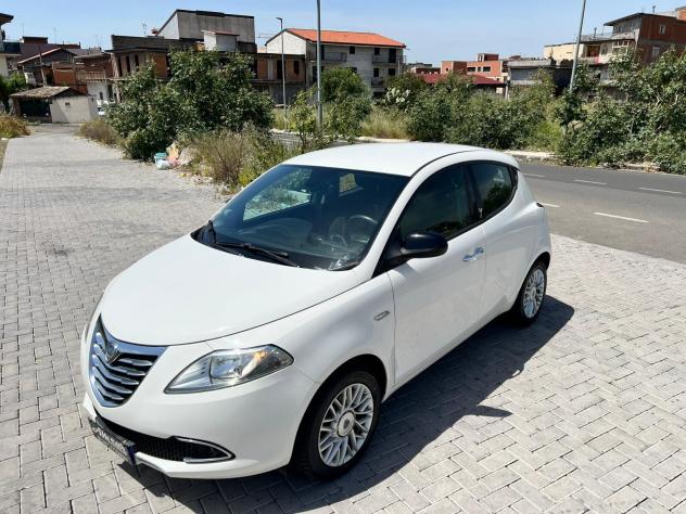 Lancia Ypsilon 1.3MLJT PLATINO NUOVA 2014