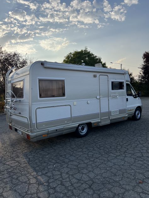 Camper semintegrale Elnagh sleek 2.5T.D - Foto 4