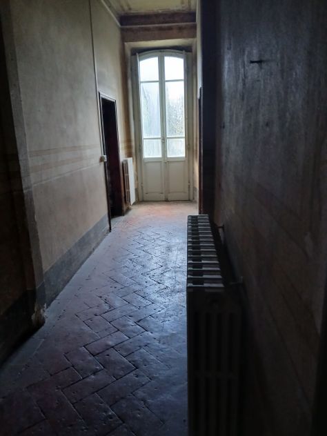 VENDESI BELLISSIMA LEOPOLDINA CON 15.000.00 MQ GIARDINO - Foto 6
