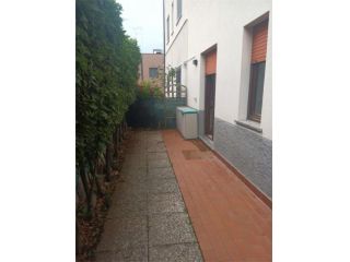 A000496 - CARIMATE montesolaro affittiamo TRILOCALE arredato con box e giardino