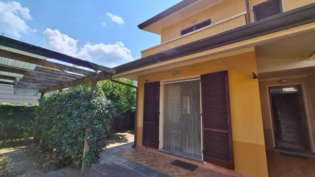 Villetta a schiera angolare in vendita a Viareggio 110 mq Rif: 1426717