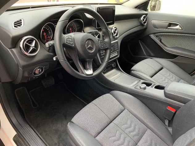 Mercedes-Benz GLA 180 NAVI VETTURA AZIENDALE KM E TALIANDI CERTIFICATI - Foto 7