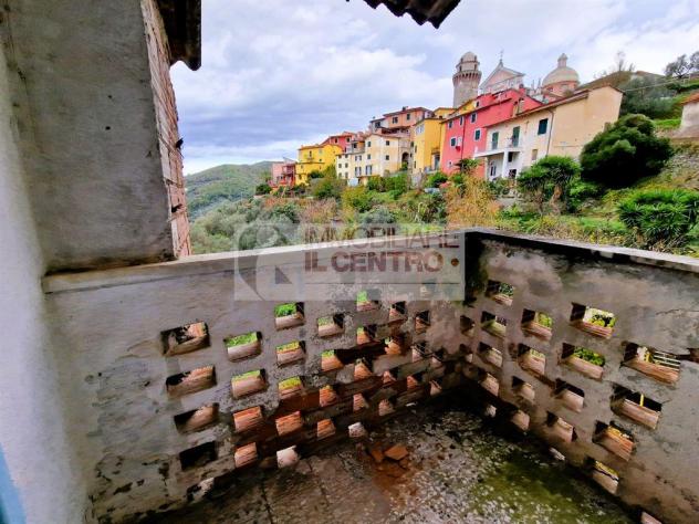 SEMINDIPENDENTE DA RISTRUTTURARE CON CANTINA E GIARDINO. - Foto 11