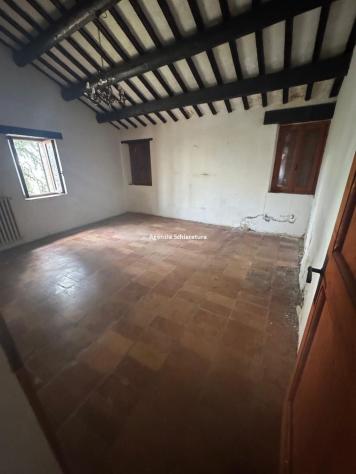 FARNETO VENDESI CASA SINGOLA CON DUE ETTARRI DI TERRENO AGRICOLO - Foto 15
