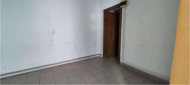 A000085 - AFFITTASI UFFICIO - Foto 14