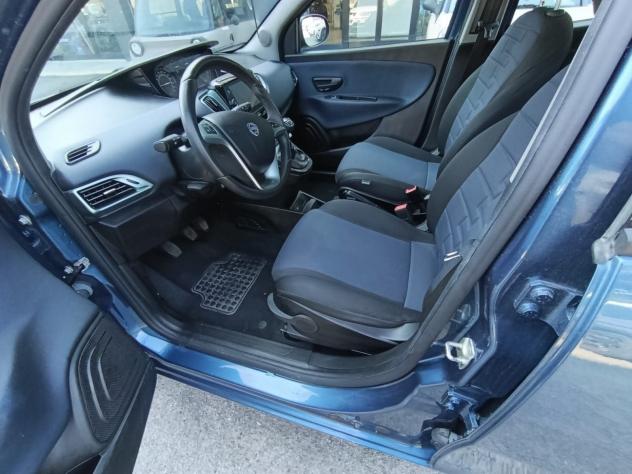 Lancia Ypsilon 1.0 FireFly 70cv Hybrid Gold Plus - Foto 8