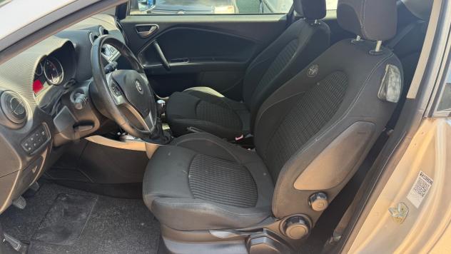 Alfa Romeo MiTo 1.4 T 155 CV Distinctive Sport Pack - Foto 10