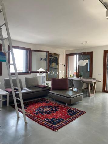 APPARTAMENTO di 4 vani e di 170 mq (CONEGLIANO) rif. MM1975