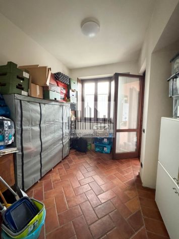 Trilocale ristrutturato con posti auto coperto - Foto 7