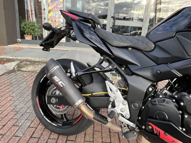 Suzuki GSR 750 null - Foto 6