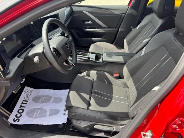 Opel Astra 5P GS Line 1.2 - Foto 9