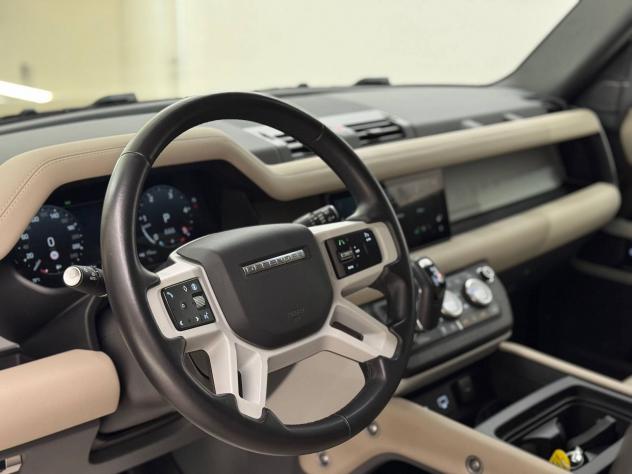 Land Rover Defender (2019) LAND ROVER 110 3.0D I6 200 CV AWD Auto SE - Foto 3