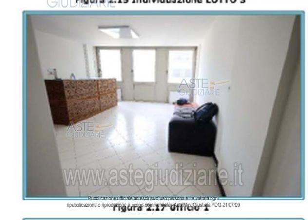 IMMOBILI-IMMOBILE COMMERCIALE-Via Taddeo da Sessa, 80143 Napoli NA, Italia