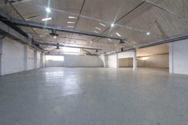 Immobile di 2700 m² con più di 5 locali in vendita a Pero - Foto 9