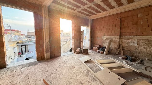 BILOCALE CON TERRAZZO