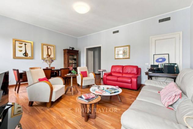 Attico / Mansarda di 140 m² con 5 locali in vendita a Milano