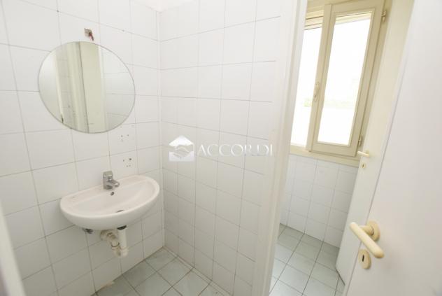 NEGOZIO di 10 vani e di 300 mq (PONZANO VENETO) rif. SW143_1 - Foto 16