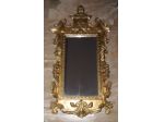 Specchio con cornice dorata