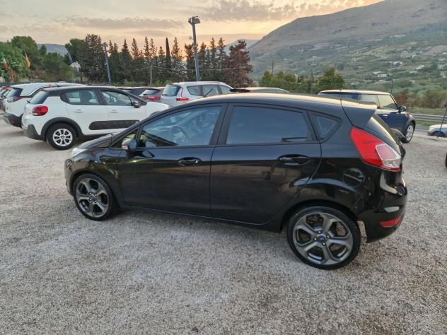 Ford Fiesta 1.5 TDCi 95CV 5 porte Titanium - Foto 9