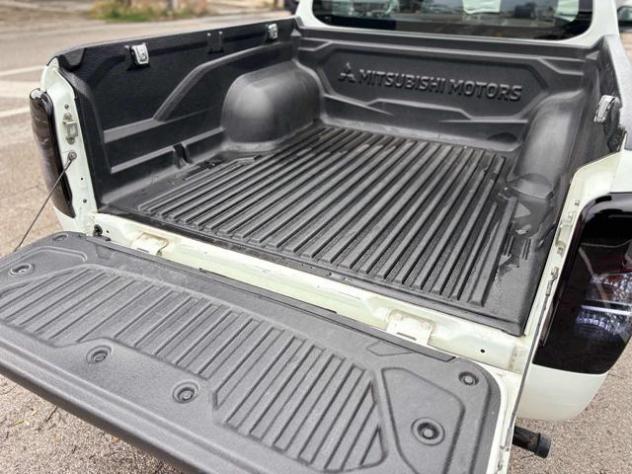 MITSUBISHI L200 2.3 D Double Cab 4x4 Easy Select Invite Connect rif. 23484829 - Foto 4