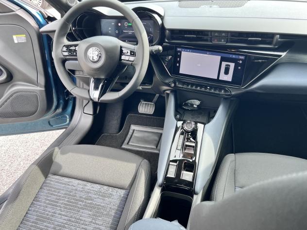 Alfa Romeo Junior BEV 156CV/115kW elettrica / Pack Techno - Foto 8
