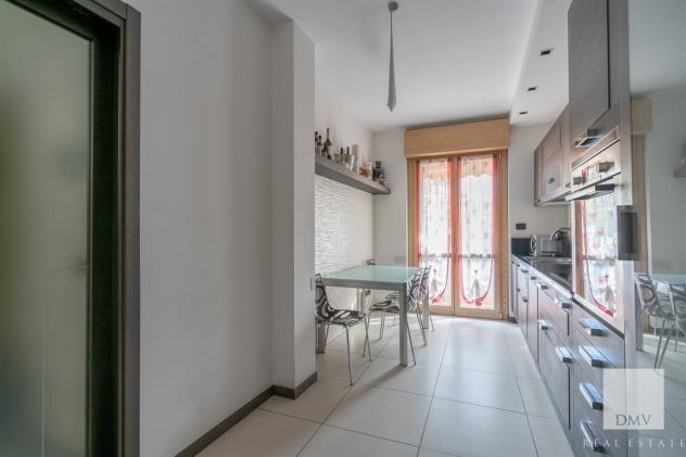 4 LOCALI CON DOPPI SERVIZI, BOX E CANTINA - Foto 9
