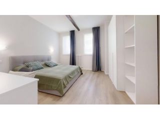 Stanza - Venezia . Rif.: ME-83 5 -