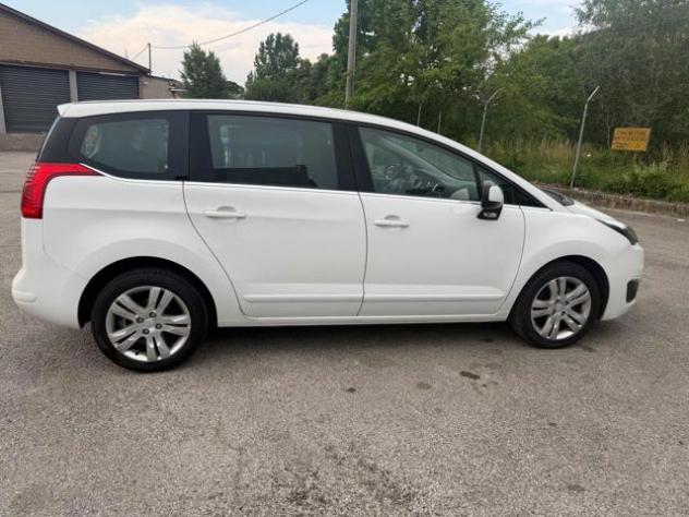 PEUGEOT 5008 1.6 HDi 115CV Allure senza nessun lavoro da fare rif. 23774968 - Foto 9