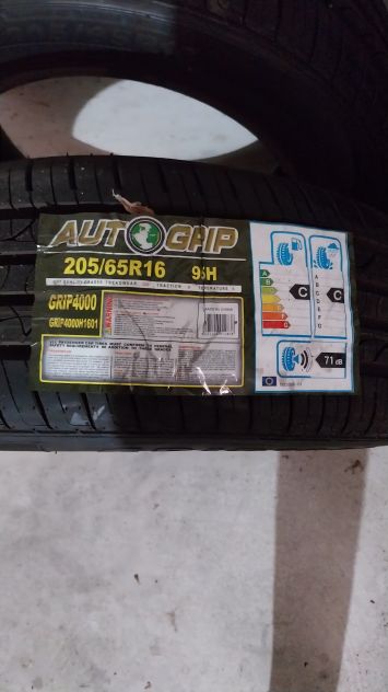 4 Pneumatici estivi 205/65 R16 nuovi