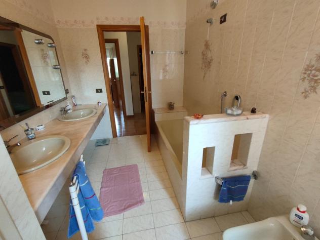 VILLA di 8 vani e di 300 mq (MASSAROSA) rif. 647 - Foto 20