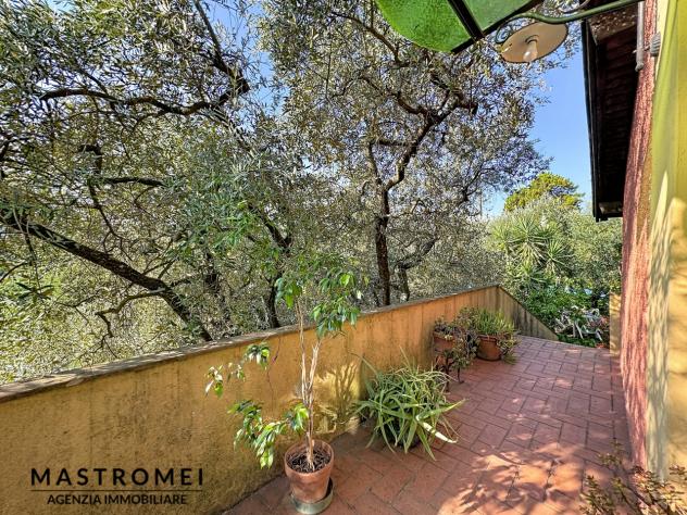 CASA INDIPENDENTE di 6 vani e di 120 mq (MONTECARLO) rif. 3615 - Foto 2
