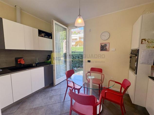 VALMADRERA (LC) - elegante villa a schiera con ascensore interno, doppi giardini e ampi spazi – Valmadrera - Foto 16
