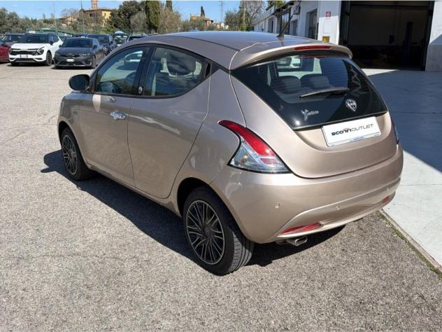 Lancia Ypsilon III 2015 1.2 Gold ecochic Gpl 69cv my19 - Foto 2
