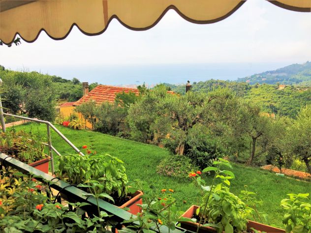 Alassio casa indipendente vista mare con ampi terrazzi/ spazi esterni, postauto - Foto 3