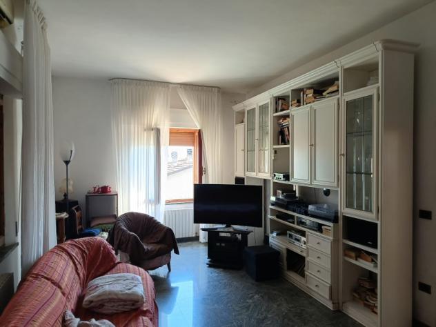 Appartamento e locali commerciali 655 mq in Vendita a Castiglione del Lago