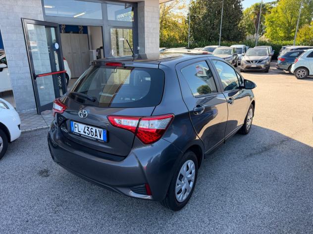 Toyota Yaris 1.0 Benzina Neopatentati - Foto 4