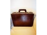SVENDO ELEGANTE BORSA RIGIDA IN CUOIO DA COLLEZIONE CON UTILE SORPRESA