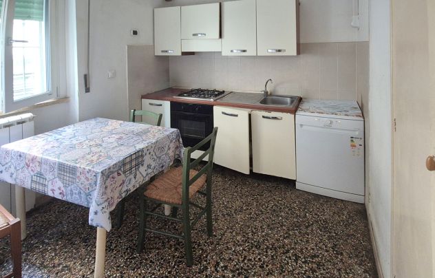 FABBRICOTTI: Quadrilocale al piano terreno con giardino (locato)