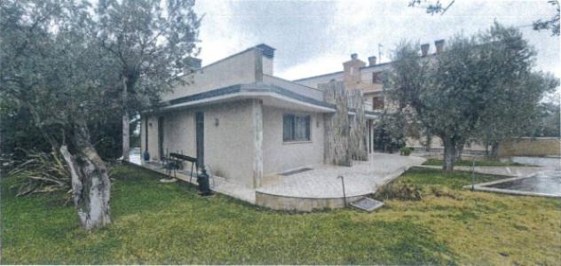 Immobile in asta di 266 m² con più di 5 locali e box auto in vendita a Nereto - Foto 2