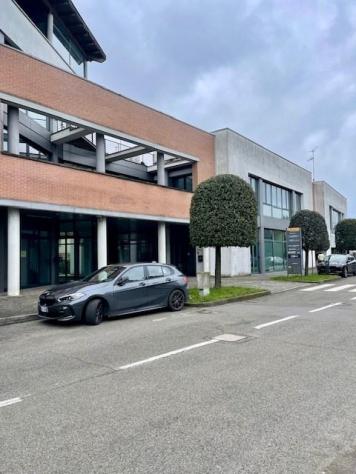 VENDESI UFFICIO A REDDITO CASTEL MAGGIORE (BO) - VIA S. QUASIMODO