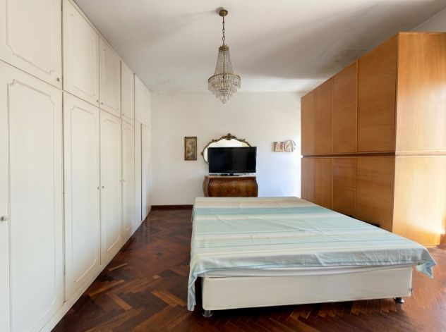 APPARTAMENTO PIANO ALTO IN PIENO CENTRO A SALERNO - Foto 8