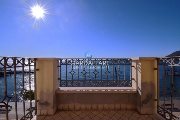 APPARTAMENTO FRONTE LAGO A TOSCOLANO MADERNO
