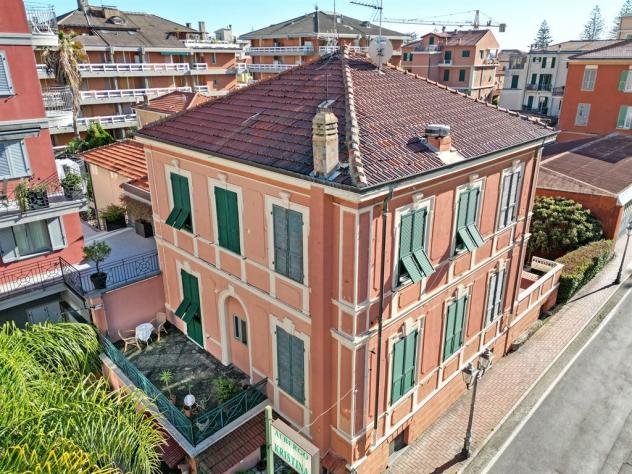 HOTEL IN BORDIGHERA - ZONA MARE - OPPORTUNITA' UNICA