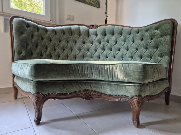 Divano stile Luigi XV restaurato in velluto verde - Foto 5