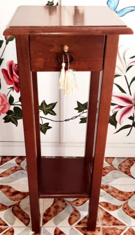 TAVOLINO CLASSICO IN LEGNO CON CASSETTO