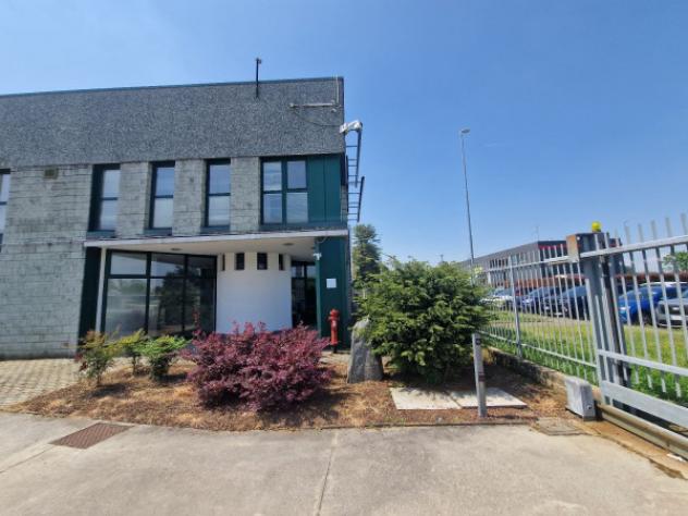 Immobile di 3000 m² con più di 5 locali in affitto a Parabiago - Foto 16